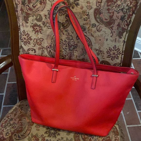 kate spade Handbags - Preloved Kate Spade Purse